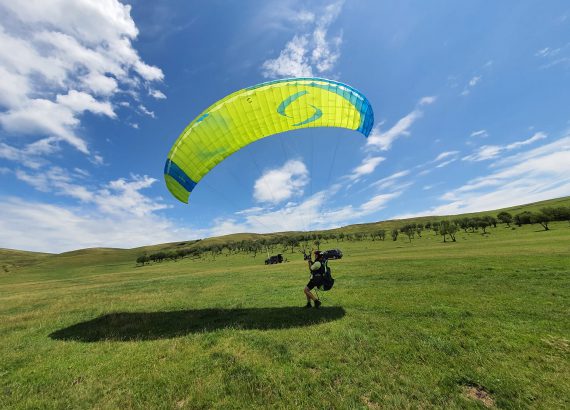 Tandem cu parapanta - Cursuri de zbor cu parapanta Alba iulia